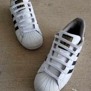 Adidas SuperStar "ShellToe" - size 6